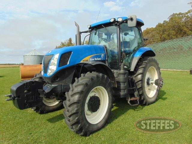 2011 New Holland T7040